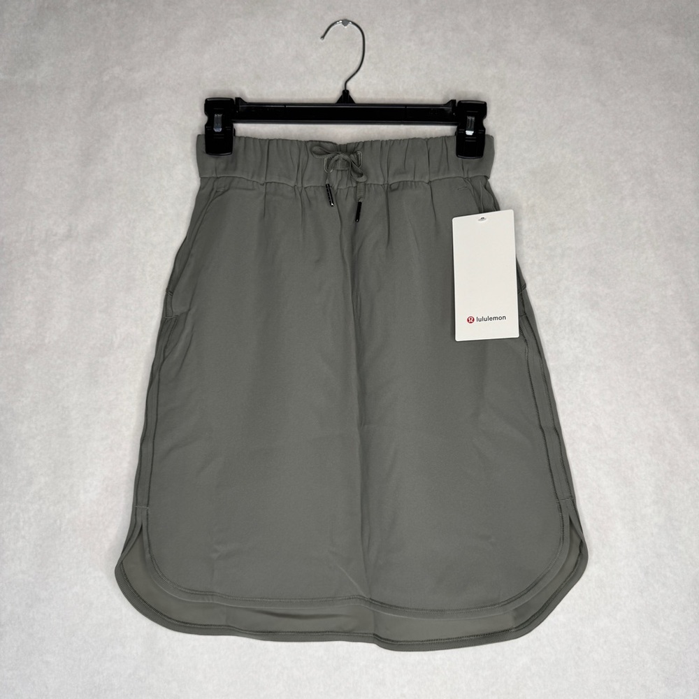 LULULEMON On The Fly Skirt *Woven - Grey Sage - W8A87S - Sz 4 - Picture 7 of 11